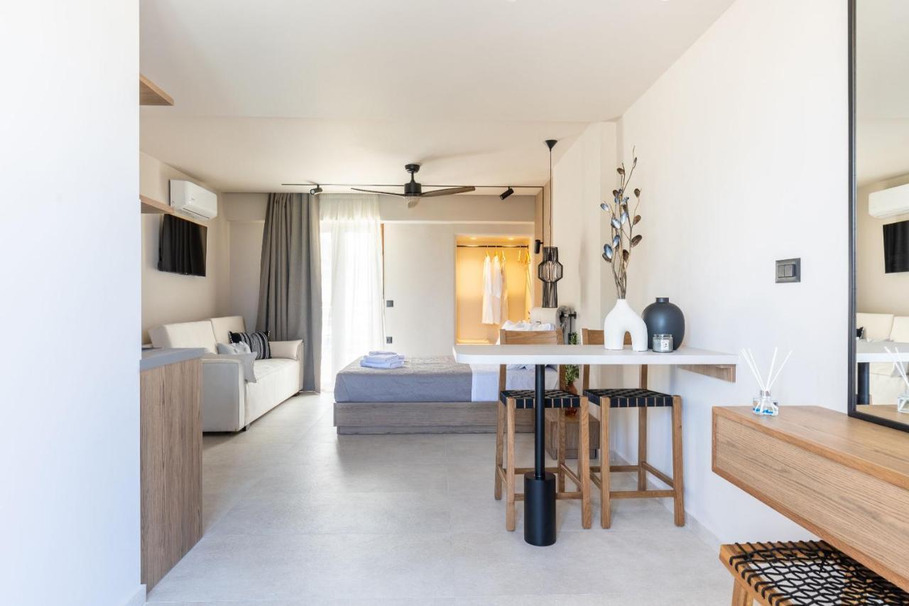 Niro Beachfront Living דירה *